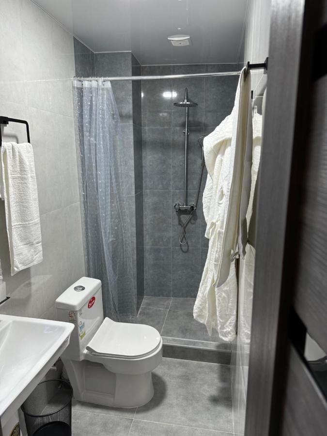 Friendly Hotel Jerevan Buitenkant foto