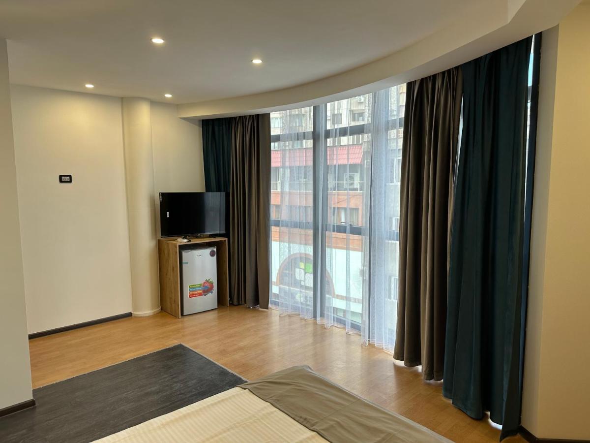 Friendly Hotel Jerevan Buitenkant foto