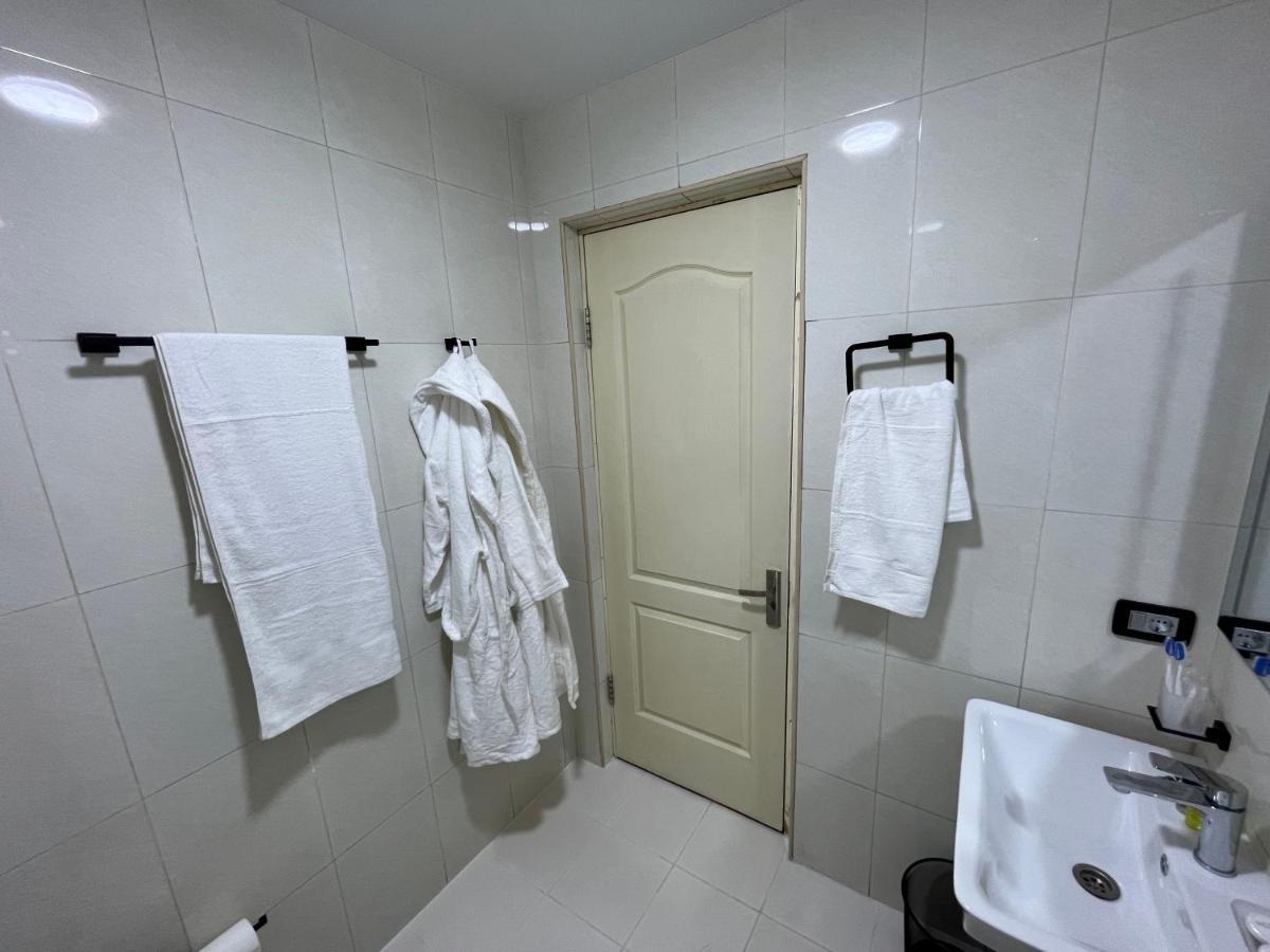 Friendly Hotel Jerevan Buitenkant foto