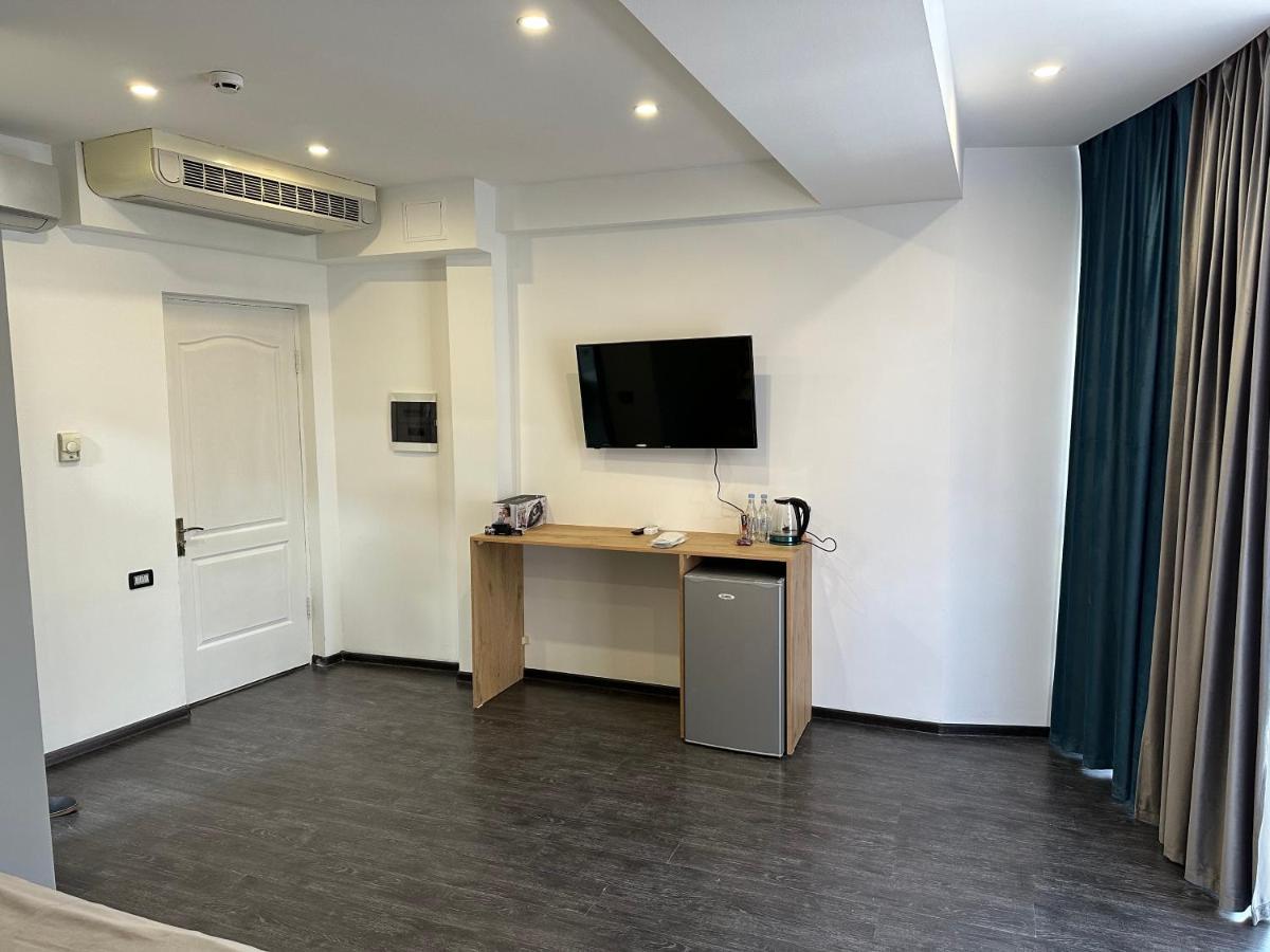 Friendly Hotel Jerevan Buitenkant foto