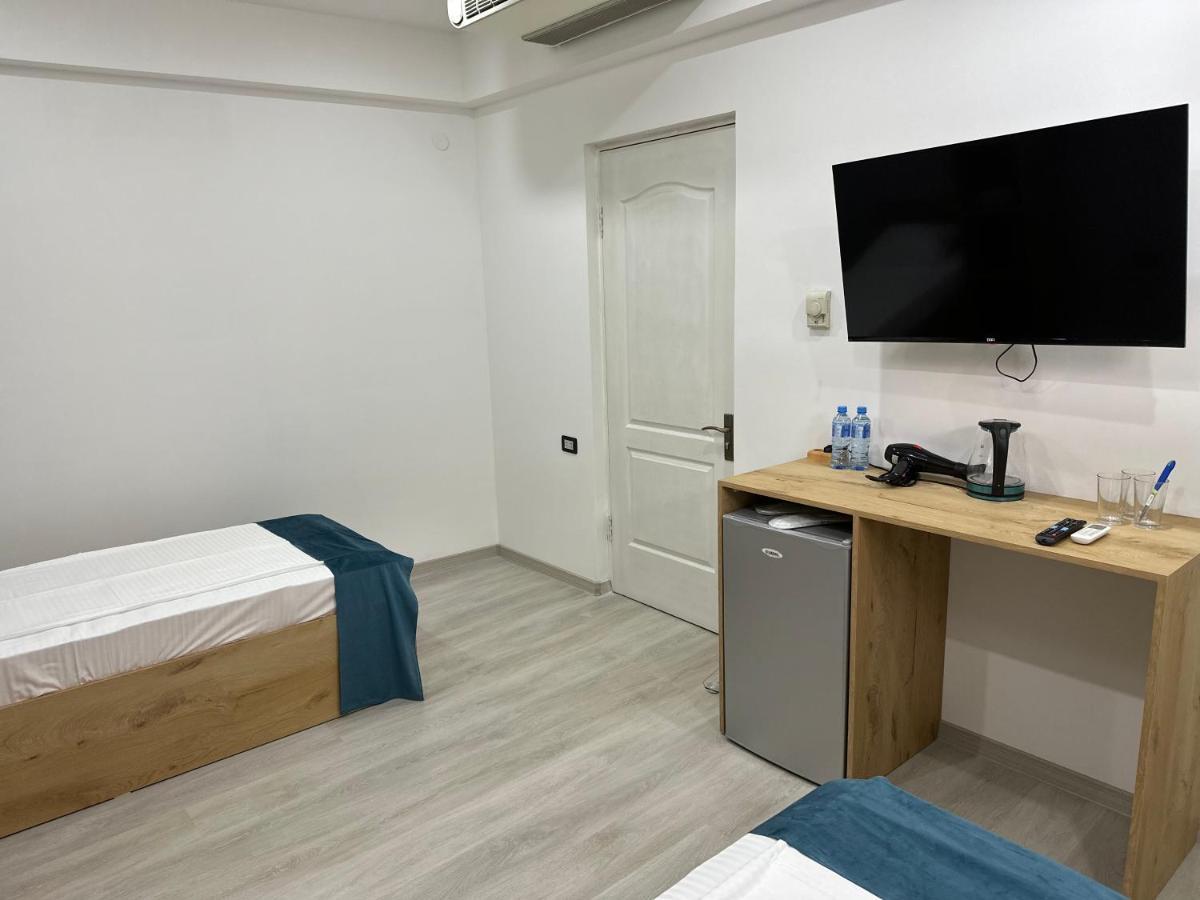 Friendly Hotel Jerevan Buitenkant foto