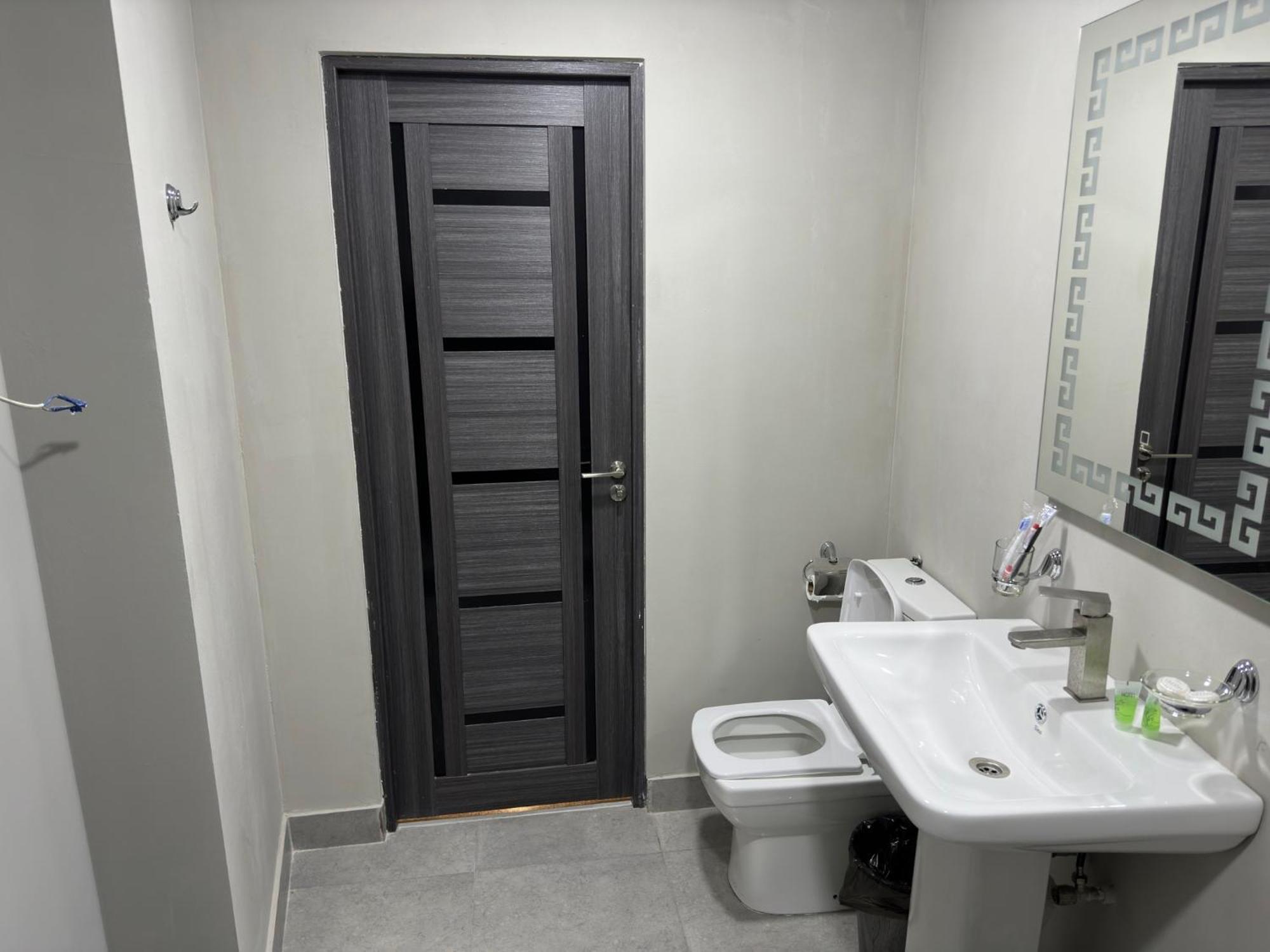 Friendly Hotel Jerevan Buitenkant foto