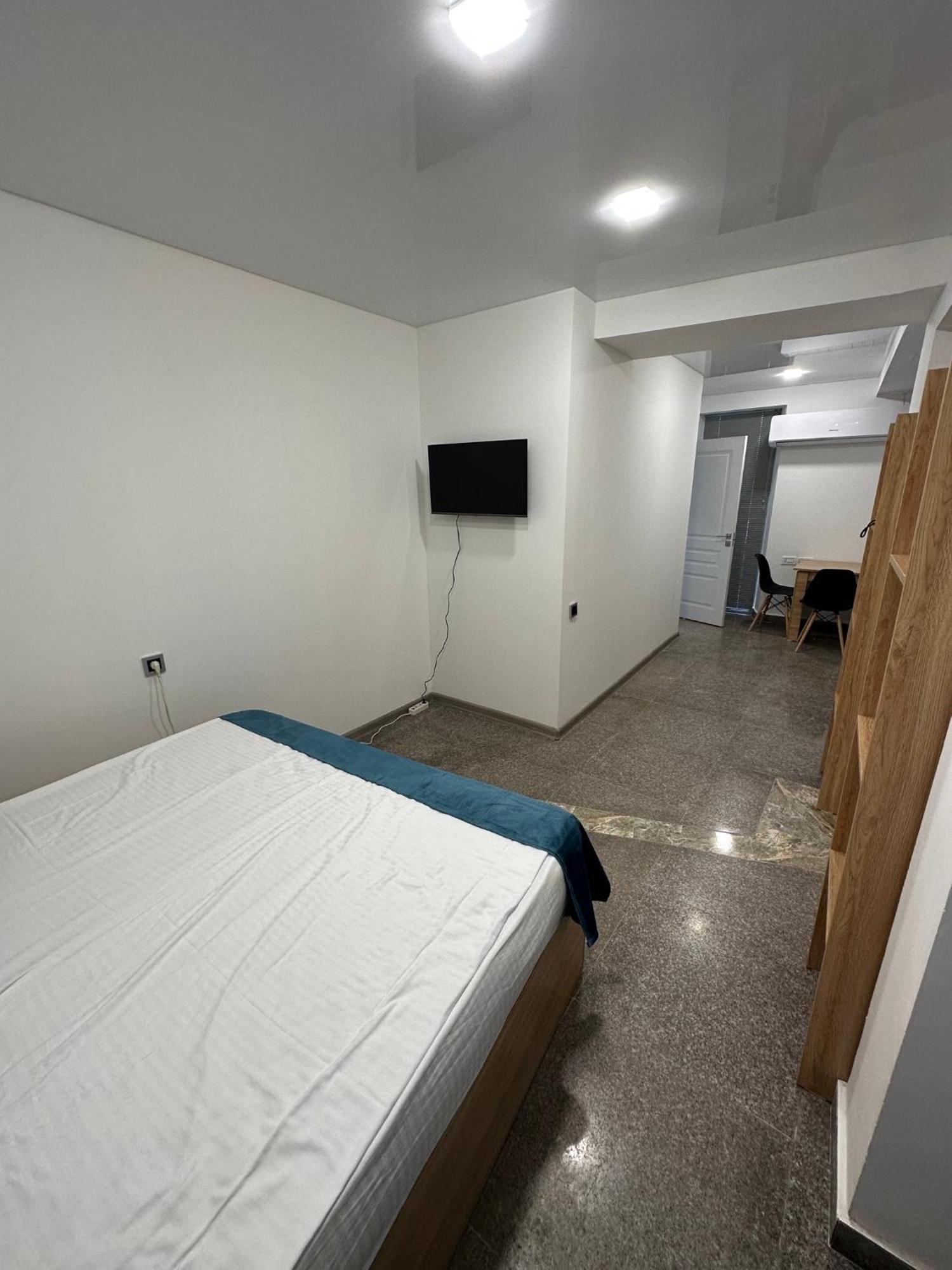 Friendly Hotel Jerevan Buitenkant foto